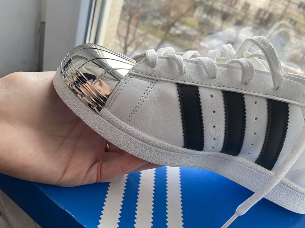 Adidas Superstar Toe