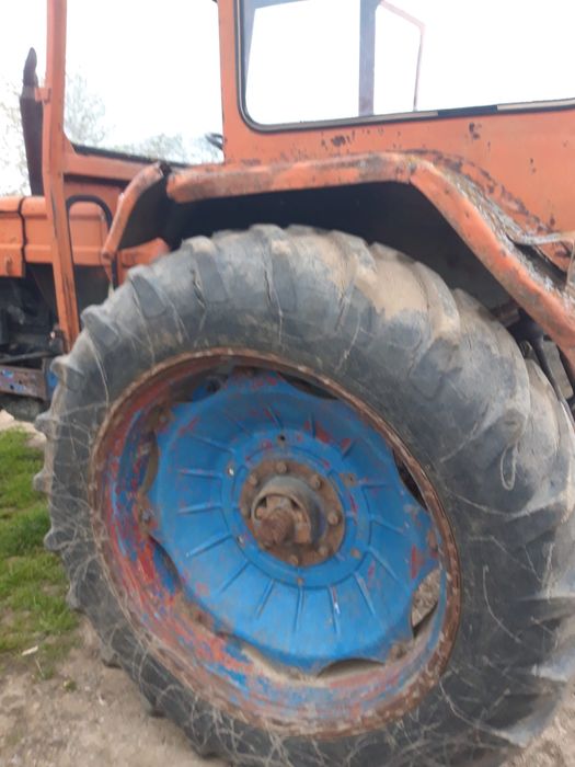 Vând tractor 650 tip export