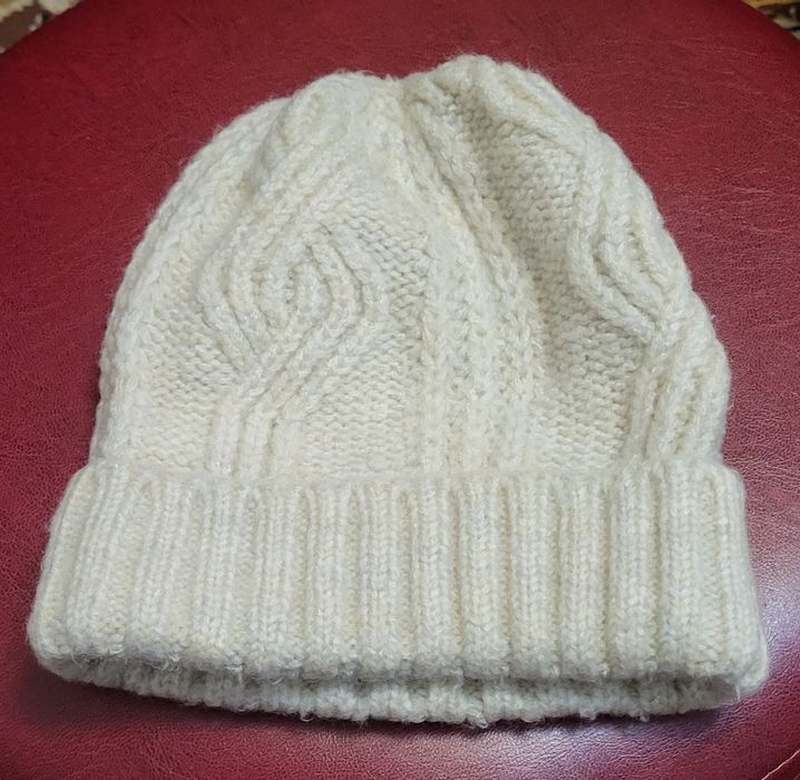 Vând căciuli călduroase