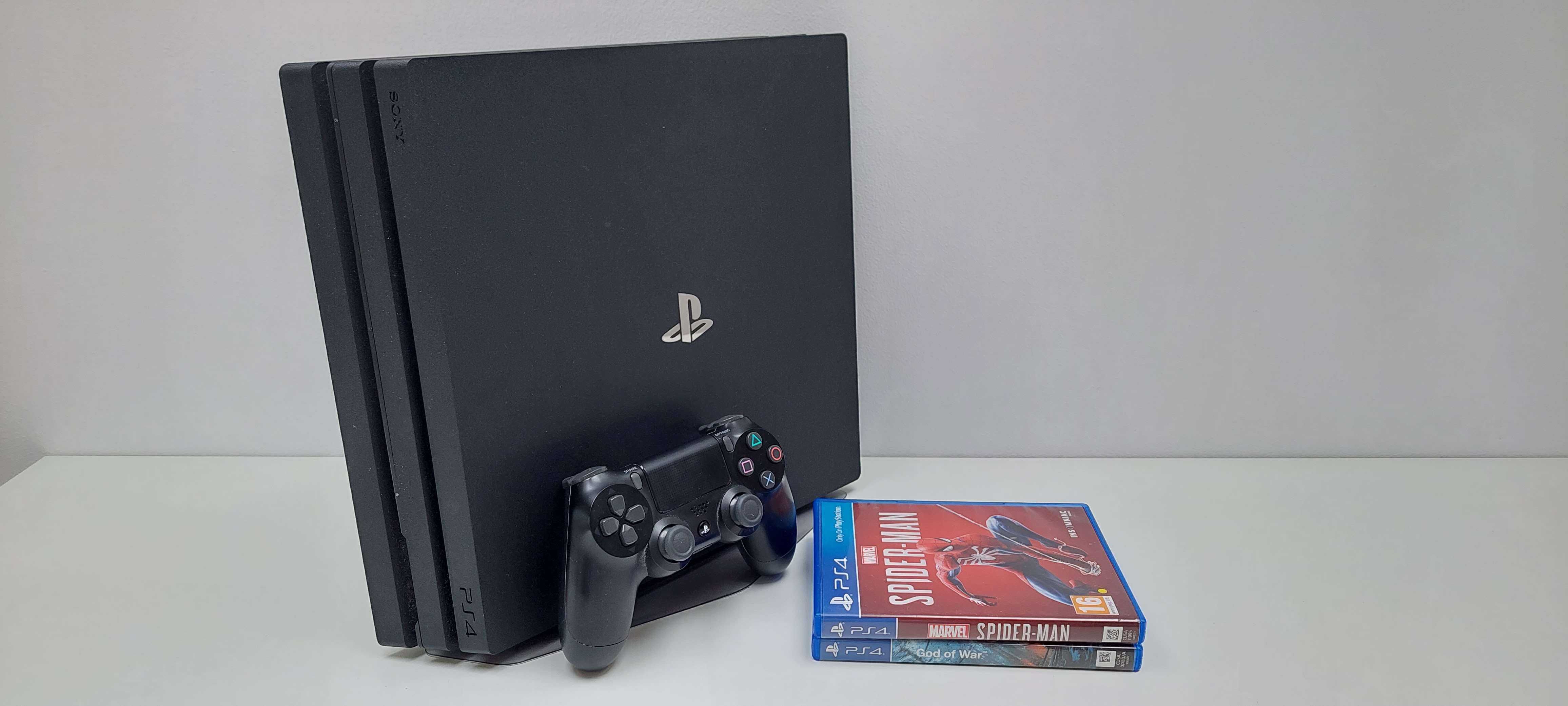 Consolă PlayStation 4 PRO + Spider-Man & God of War | Second Hand