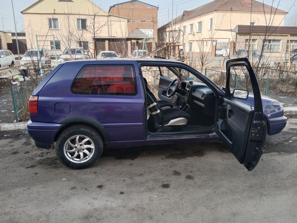 Срочно продам гольф 3
