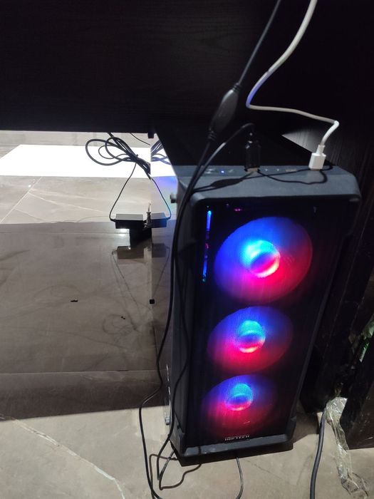 Kompyuter sotiladi!!!