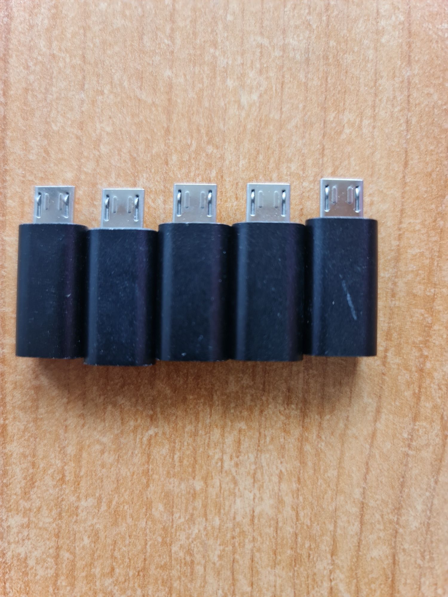 Adaptoare cabluri USB.