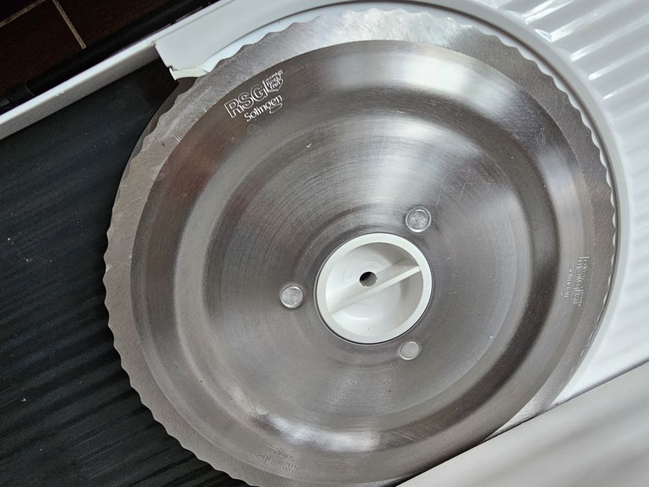 Feliator electric mezeluri etc marca Severin