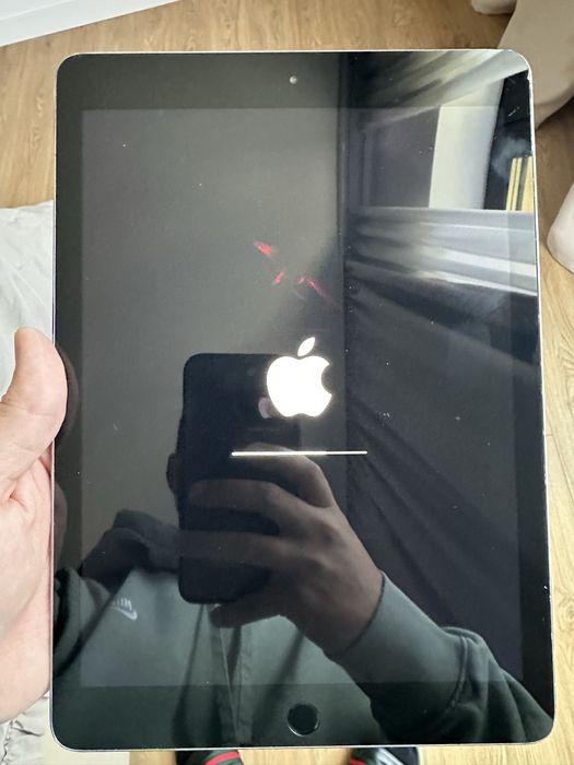 iPad Pro 9.7 128gb wifi , baterie 84%