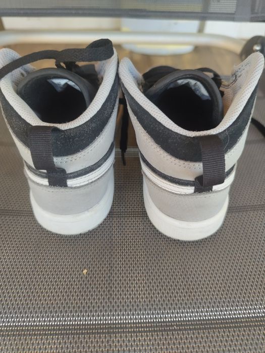 Сникърси Air Jordan 1 Retro High OG DZ5485 052 Сив
Изберете