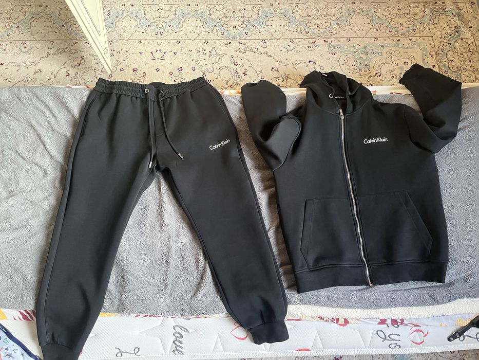 продается двойка Calvin Klein Jeans