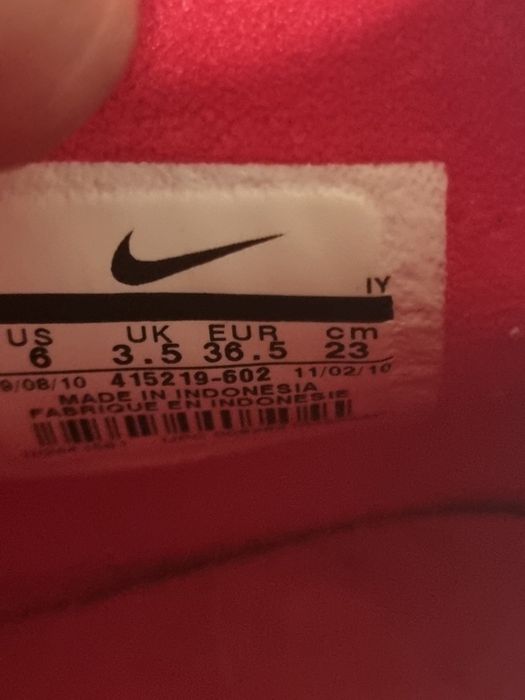Найк(nike) боти  .  Номер 36,5 .  Сантиметра.  23. ИЗПОЛЗВАНИ БОТИ