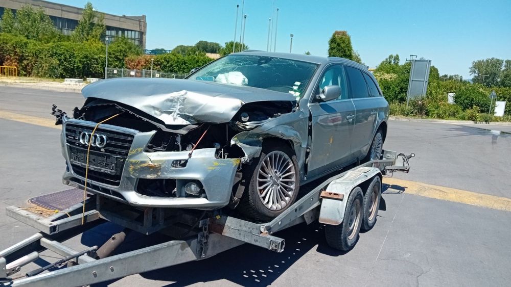 Продава се само на части Audi A4 B8 3.0 tdi