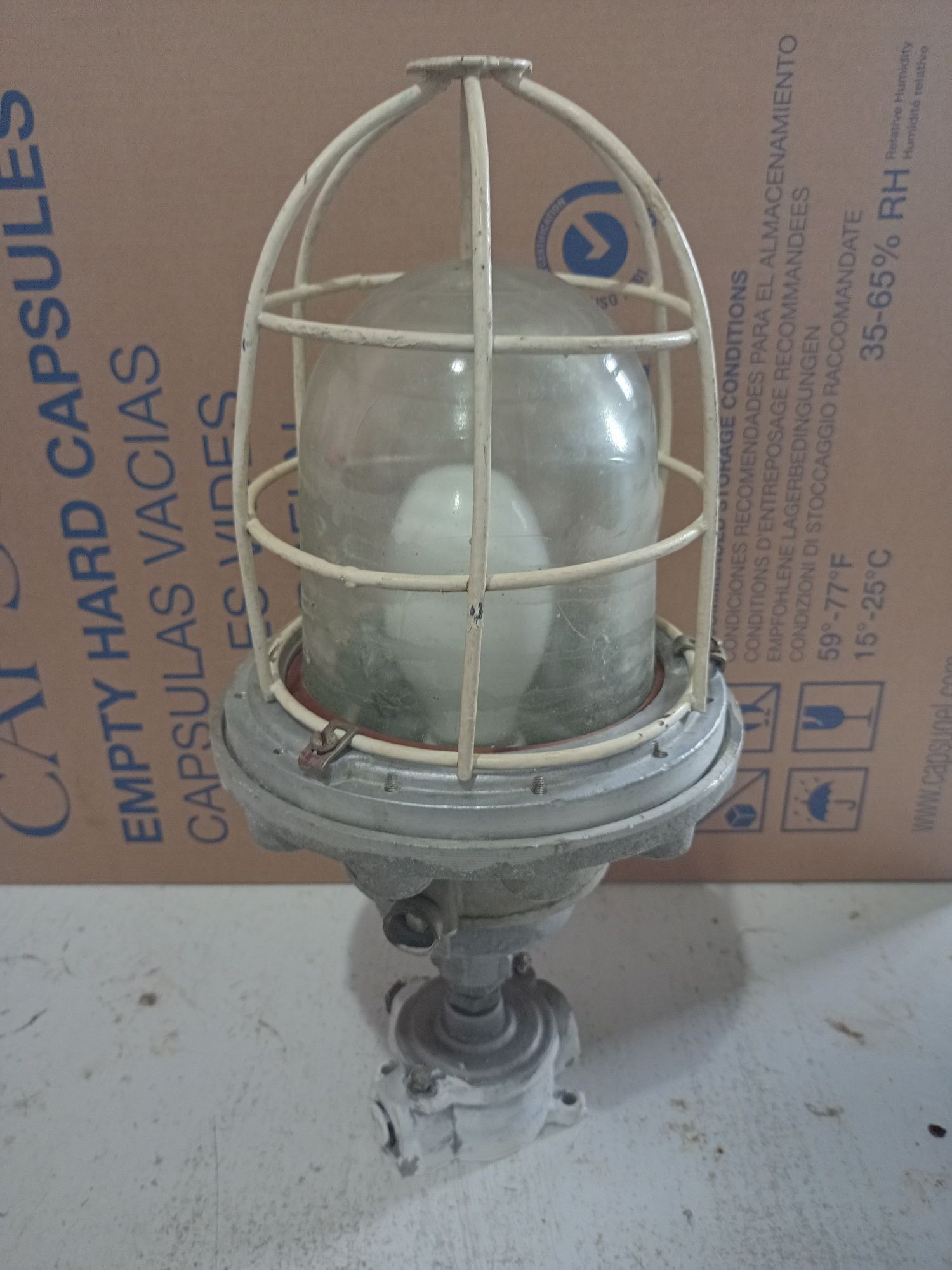 Индустриална взривозащитена лампа