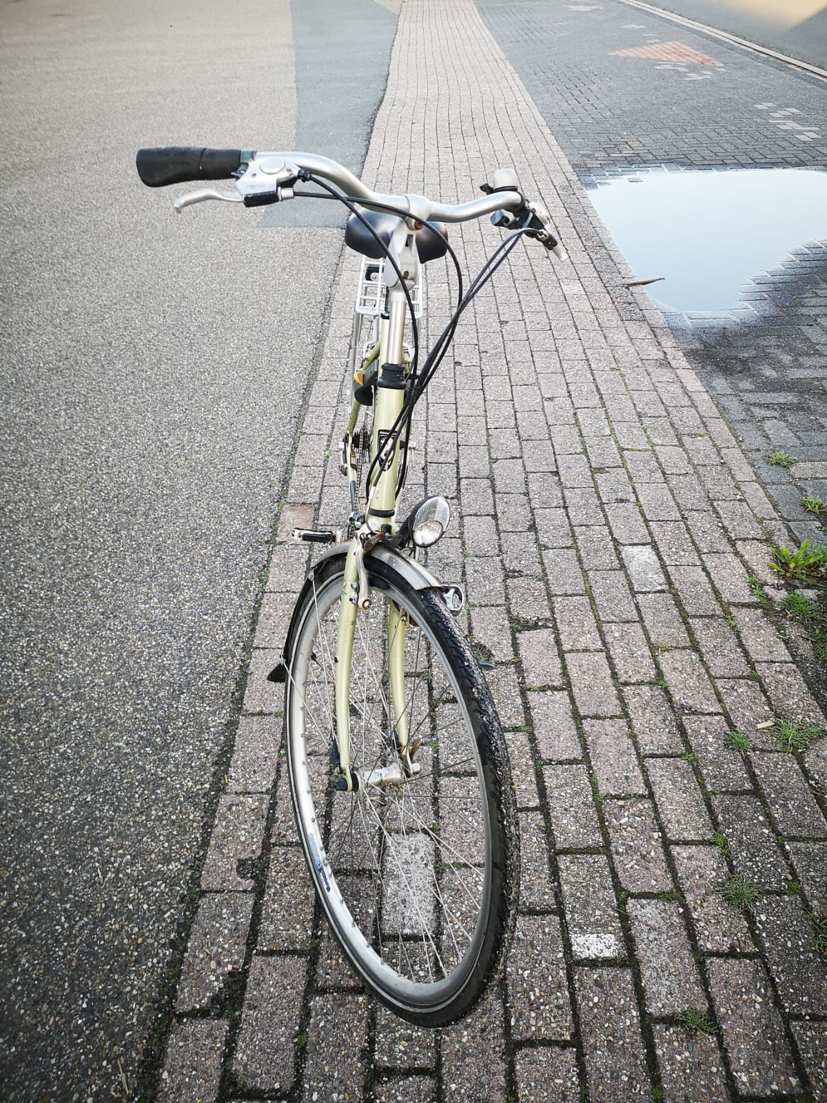 Bicicleta Batavus Jakima aluminiu