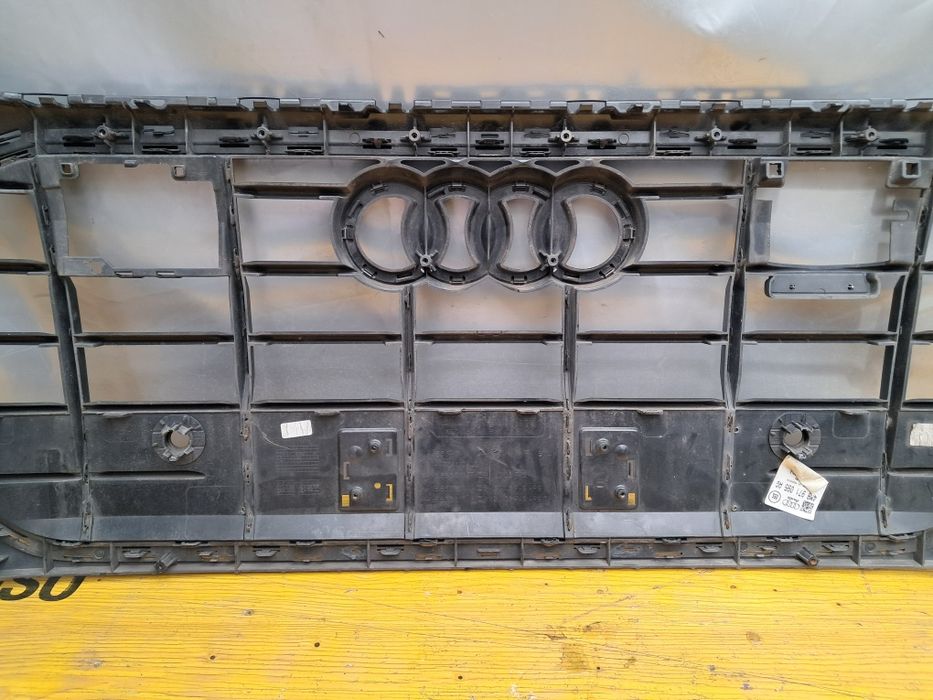 Грил решетка Audi Q8 300лв
