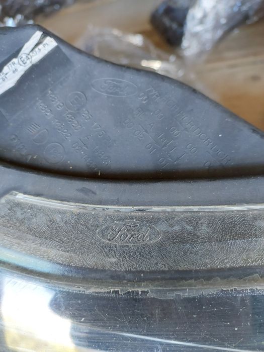 Far FORD FOCUS 3 III stanga european