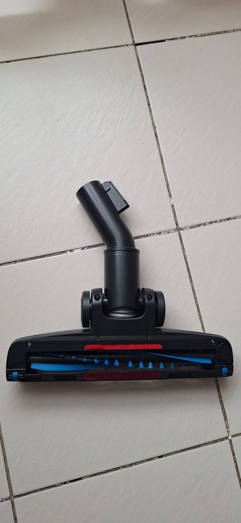 Четка Turbo Philips за килими и животински косми