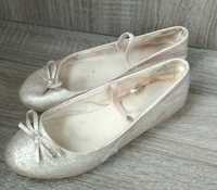 Продам туфли-балетки для девочки
