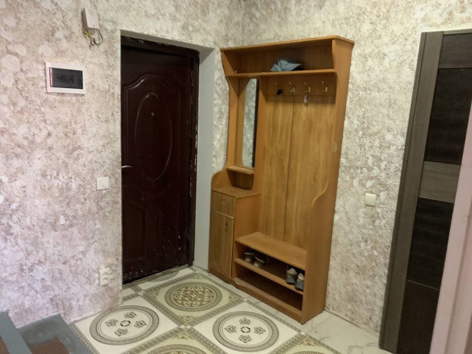 2 хонали квартира метро олдида ижара.