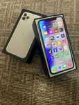 Vand IPhone 11 pro max alb impecabil