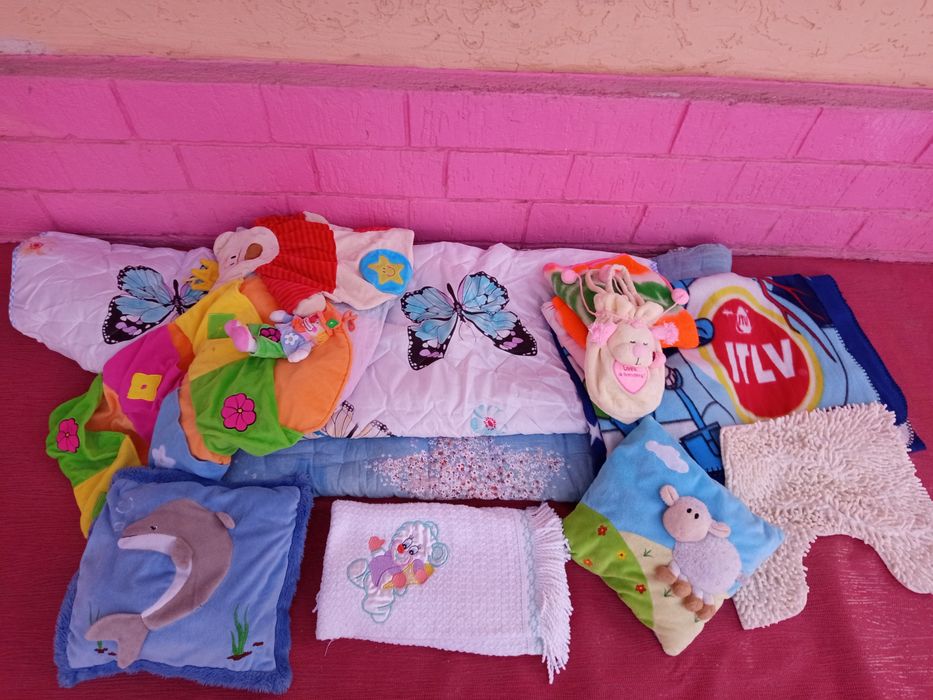 Продам комплект для детей постельный .