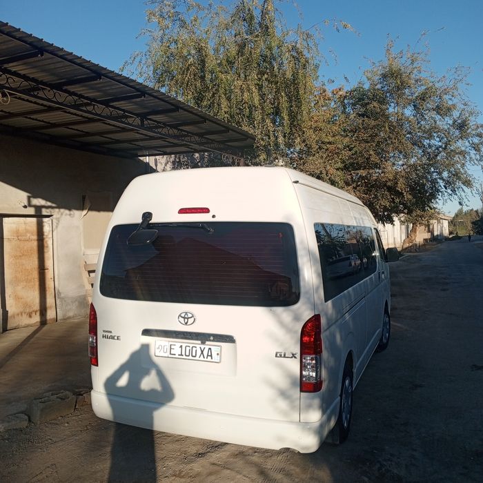 Toyota Hiace sotiladi