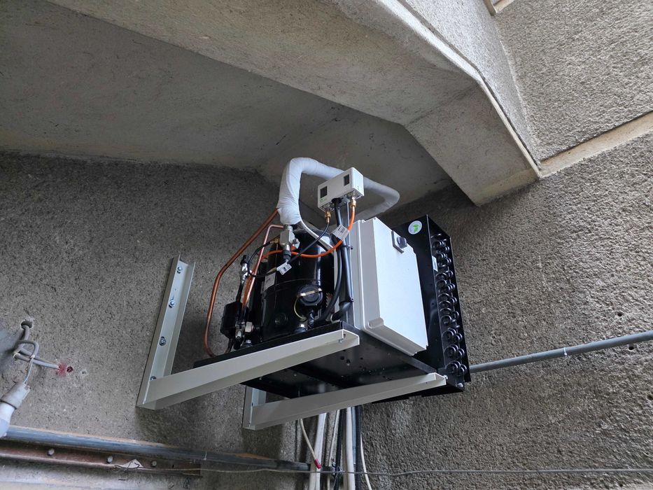 Vitrina frigorifica verticala OCAZIE RARA stare exceptionala