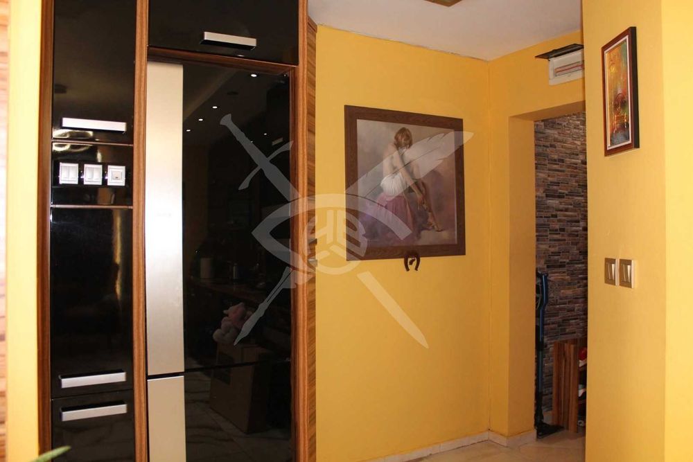 Продава се Тристаен апартамент в София, Люлин 8 - 93 кв.м за 3119 €/кв.м - Снимка #11