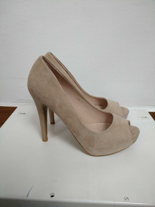 Pantofi stiletto măr. 37