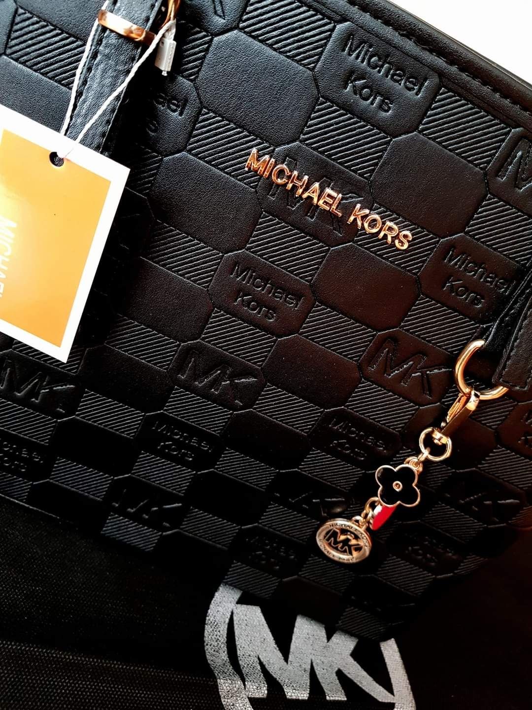 Geantă  Michael Kors new model import Italia logo metalic auriu,sacule