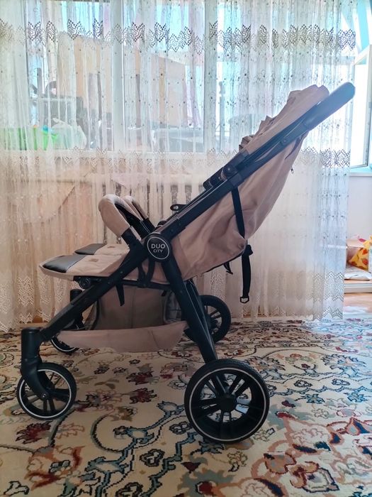 Коляска для близнецов