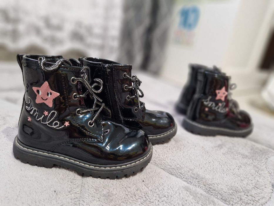 Vând ghetuțe pentru fete Nr. 25 Graceland Deichman