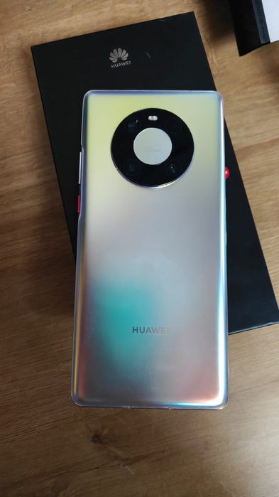 Vând Huawei mate 40 pro