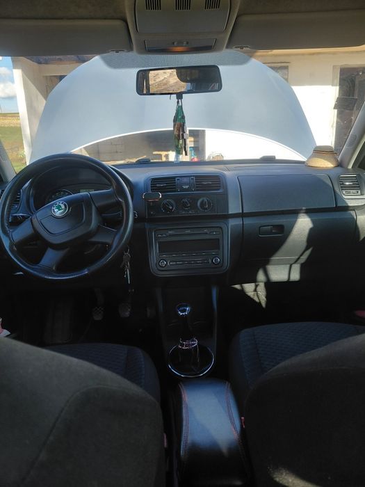Vând Skoda fabia