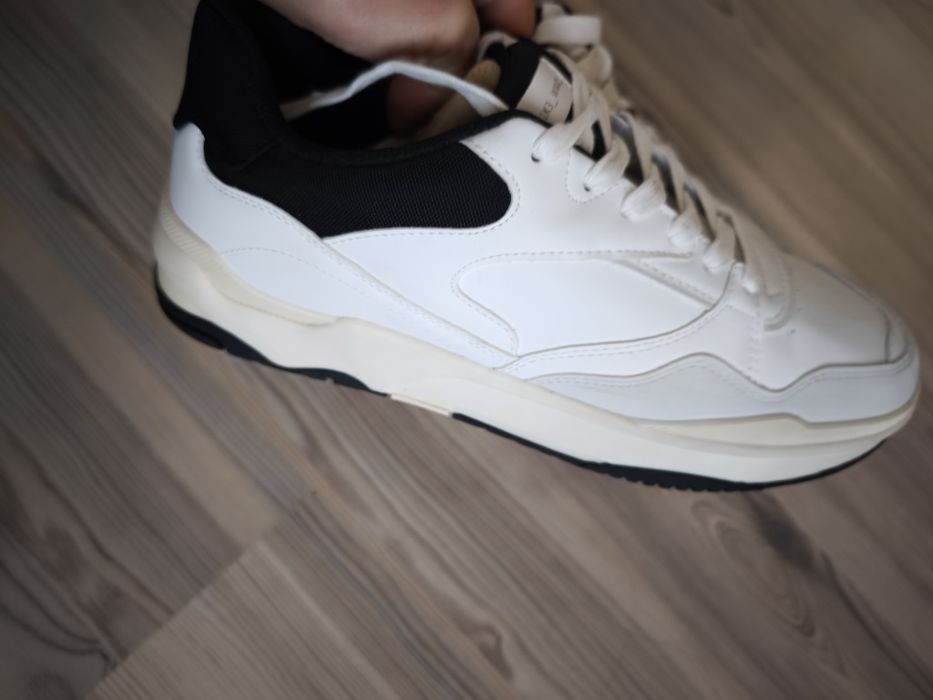 Нови маратонки Bershka 42 номер