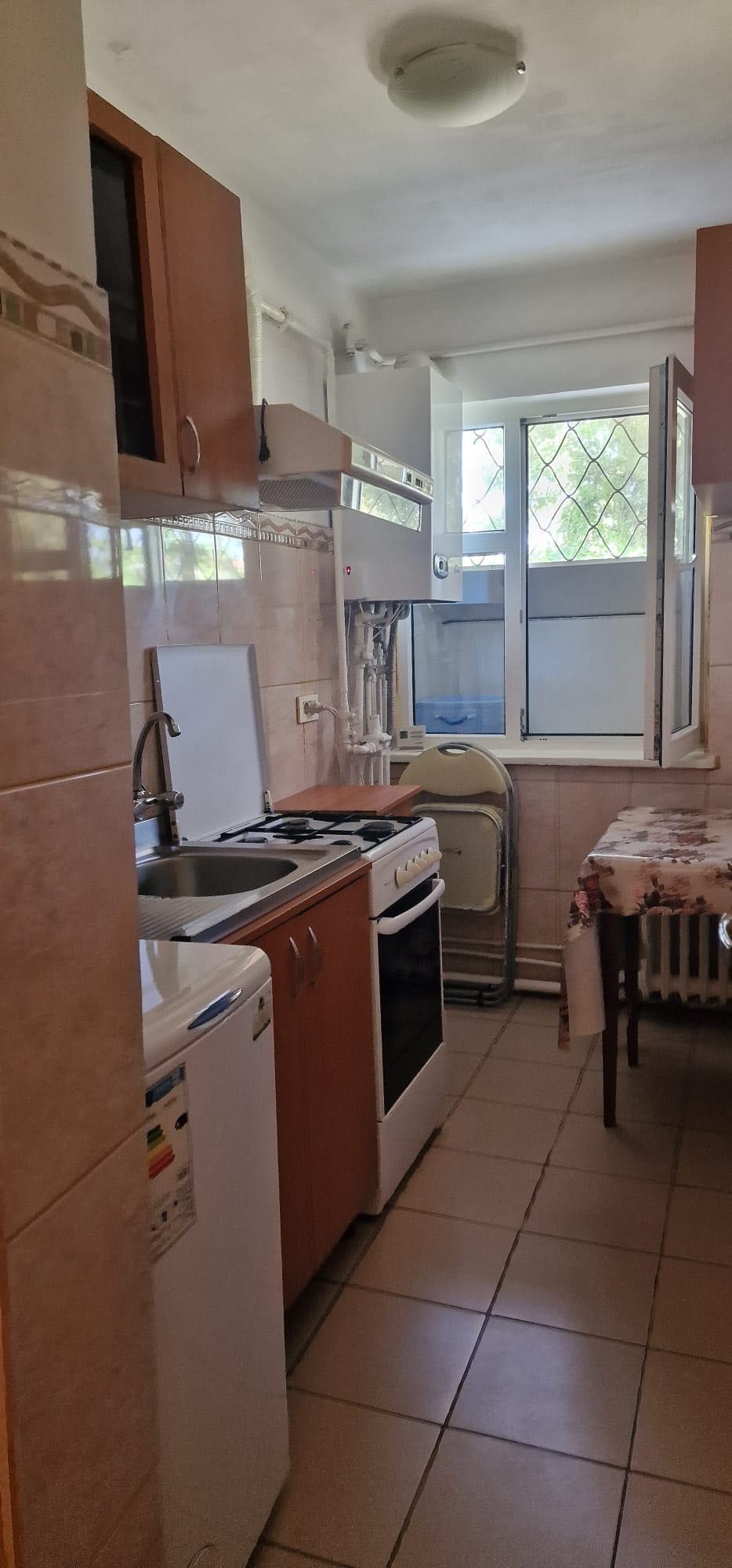 Închiriez apartament