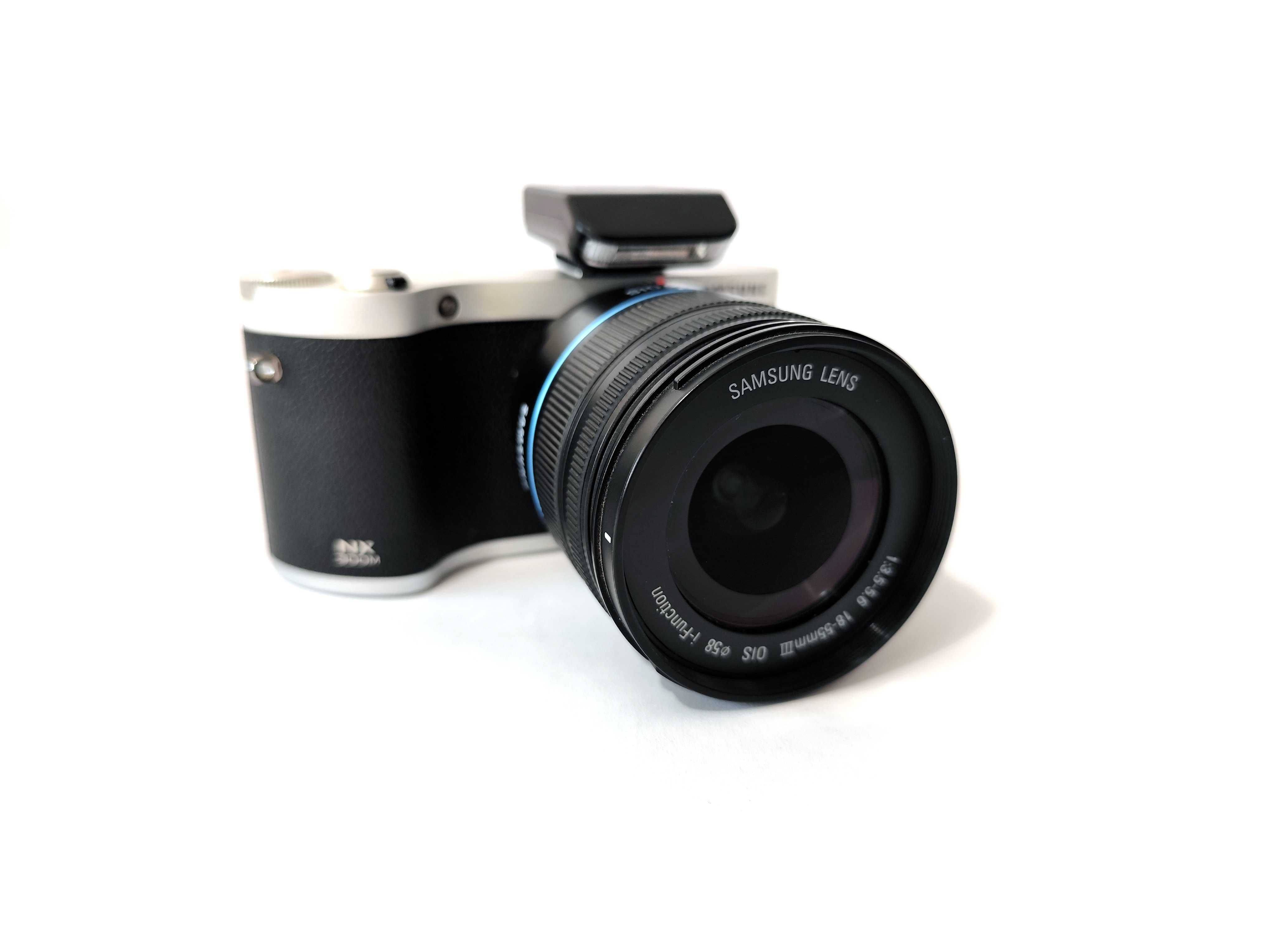 Фотоапарат Samsung NX300M - 20.3 mp, отлично състояние, малък статив