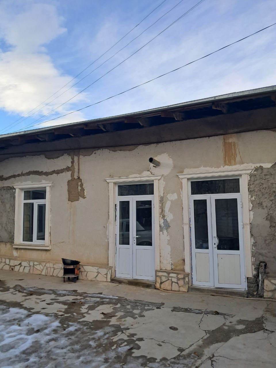 Шахарда ховли сотилади