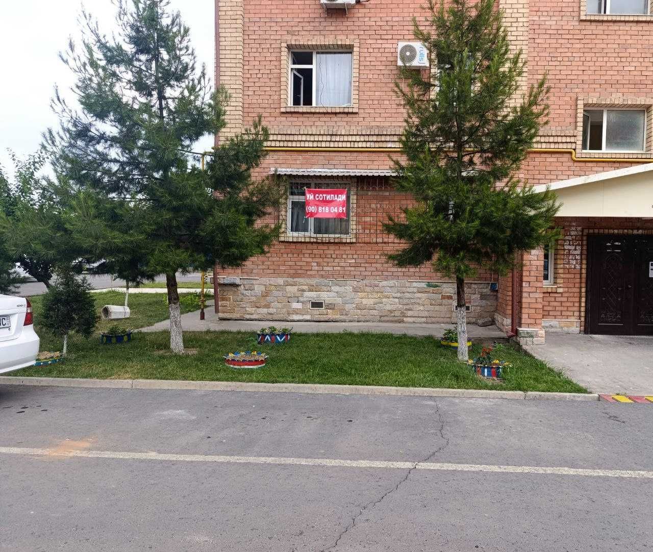 Yangihayot 7a 2 xonali uy sotiladi