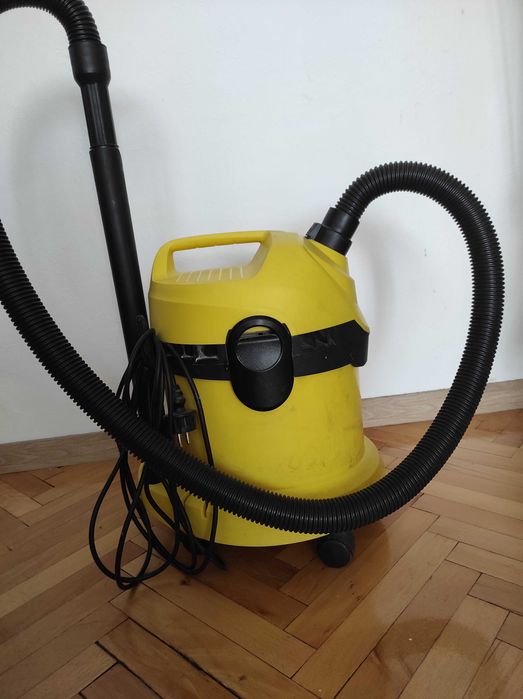 Прахосмукачка Karcher WD2