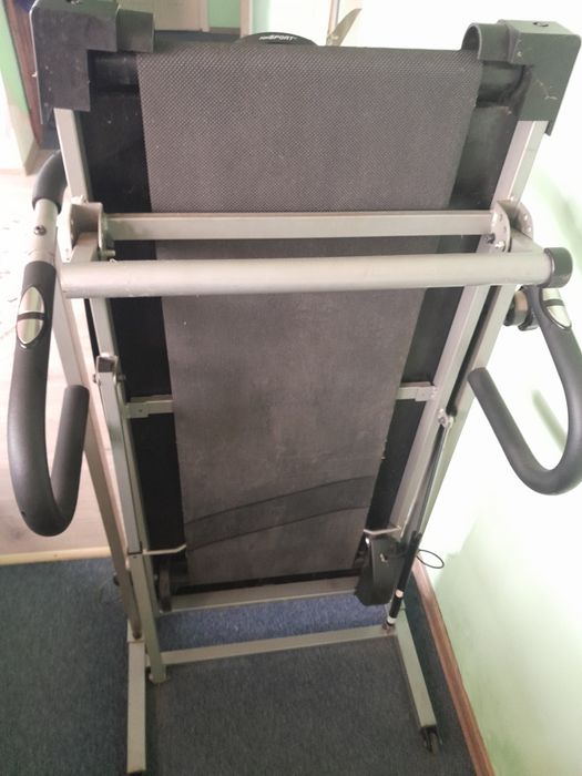 Banda alergare cu afișaj