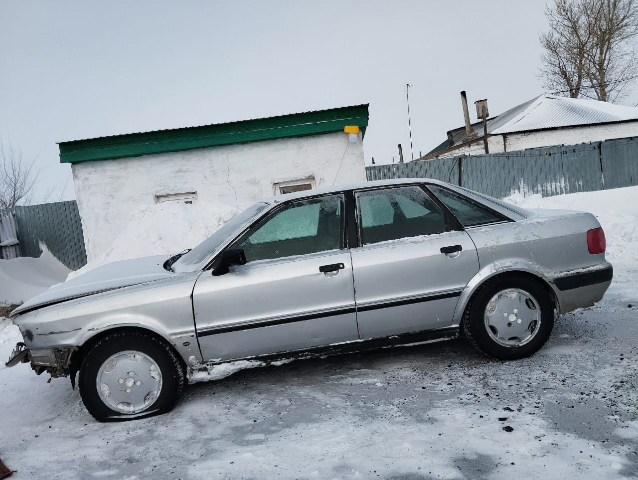 Ауди 80 б4 по запчастяем продаю... Можно селиком всё есть..