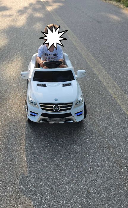 Детска акумулаторна кола - джип Mercedes, бял