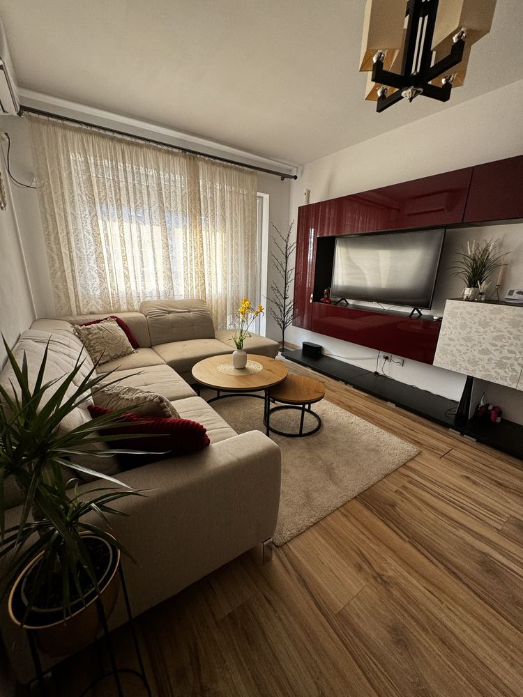 Apartament tip penthouse de inchiriat