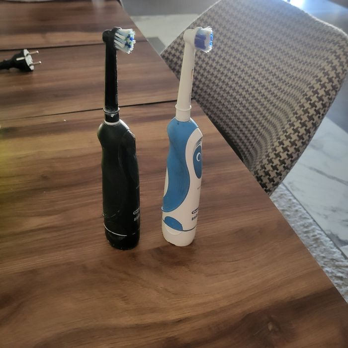 Oral B Brown електрически четки 2 бр