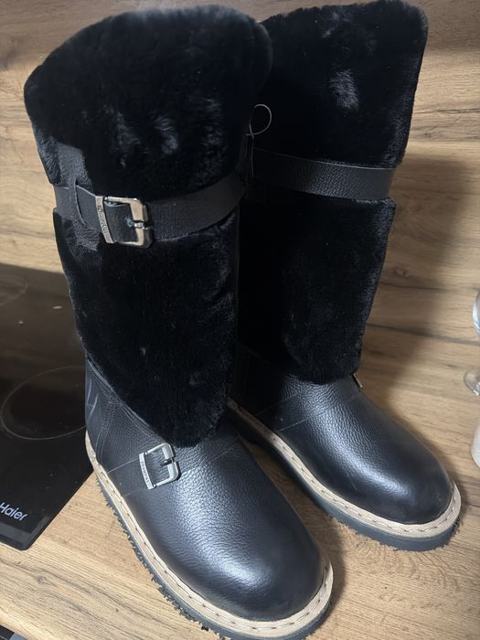 Продам унты тёплые  !