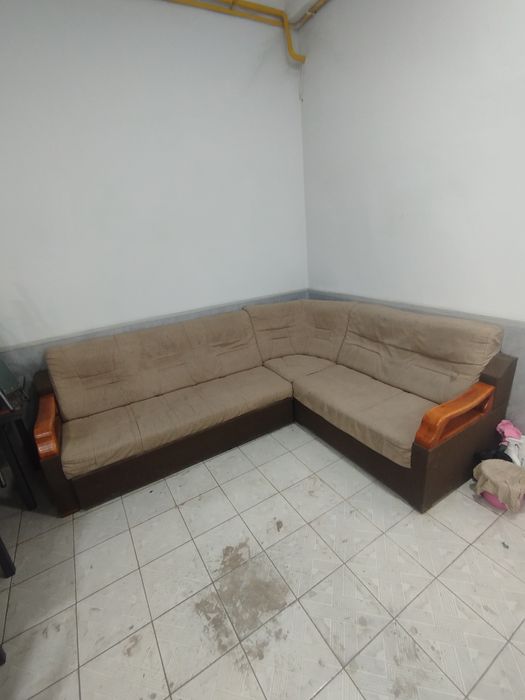 Продается уголок в хорошем состоянии