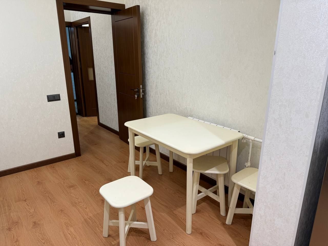 Продаётся 2 комнатная 60кв² квартира на Новомосковской,Стадион Старт