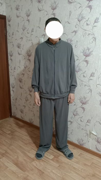 Спортивный костюм продается