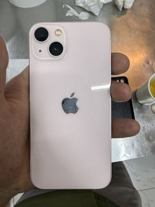 Продам айфон 13