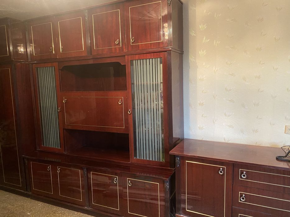 Мебель б/у  : стенка в хорошем состонии