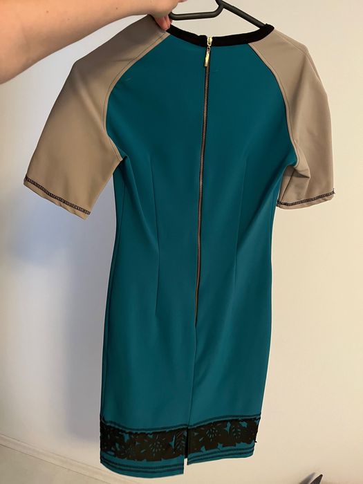 Rochi turcoaz cu detalii de piele