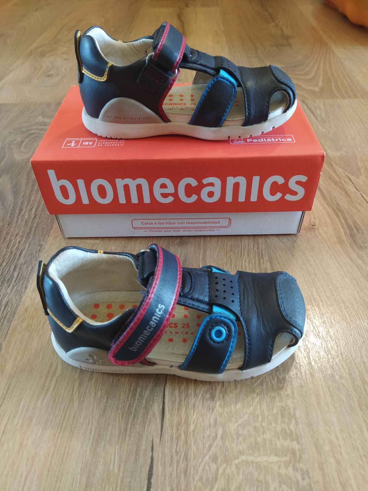 Детски сандали Biomechanics 25 номер